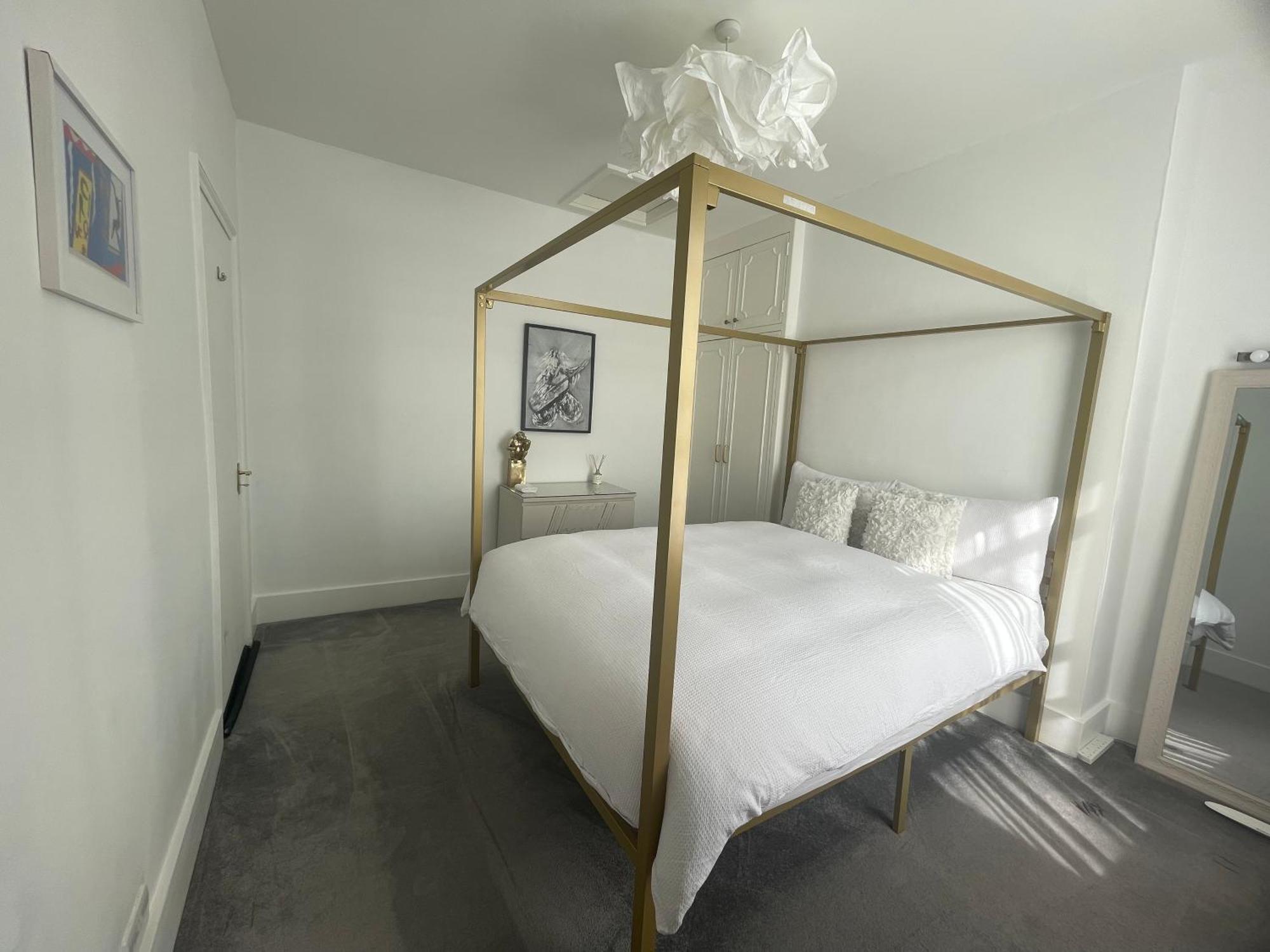 Queen Bedroom In Maida Vale London Exterior foto